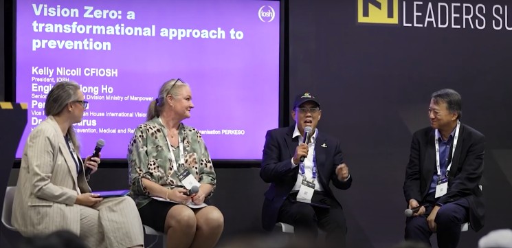 From left to right: Kelly Nicoll, Pernille Thau, Azlan Darus, Siong Hin Ho